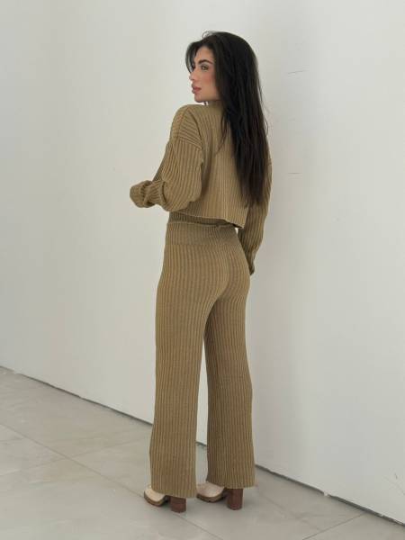 CONJUNTO FEMININO EM FIO MUSSE