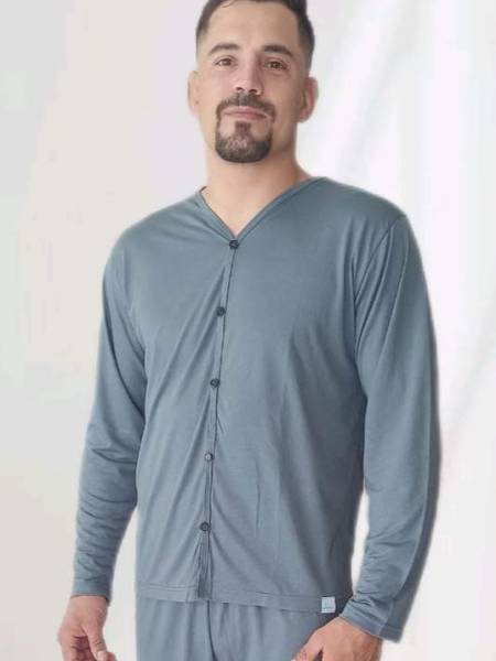 PIJAMA LONGO DE BOTÃO POLIVISCOSE