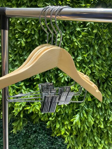 CABIDE DE MADEIRA COM PRESILHA INFANTIL