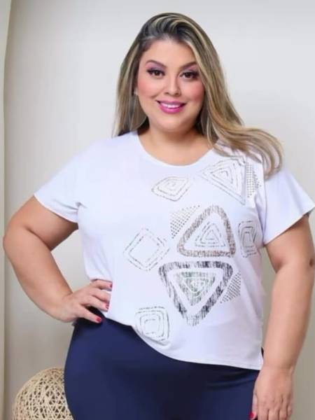 TSHIRT PLUSS COM BRILHO