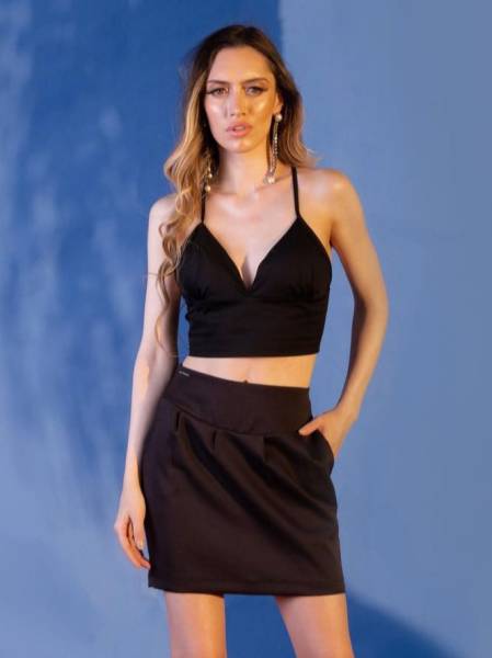 CROPPED BIA (DANI HOLZBACH)